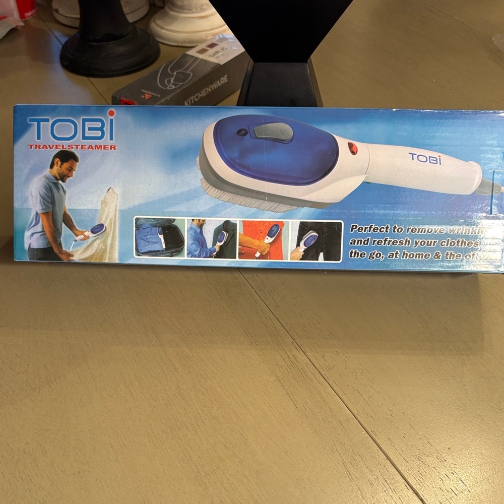 Tobi Portable Steamer in White and Blue